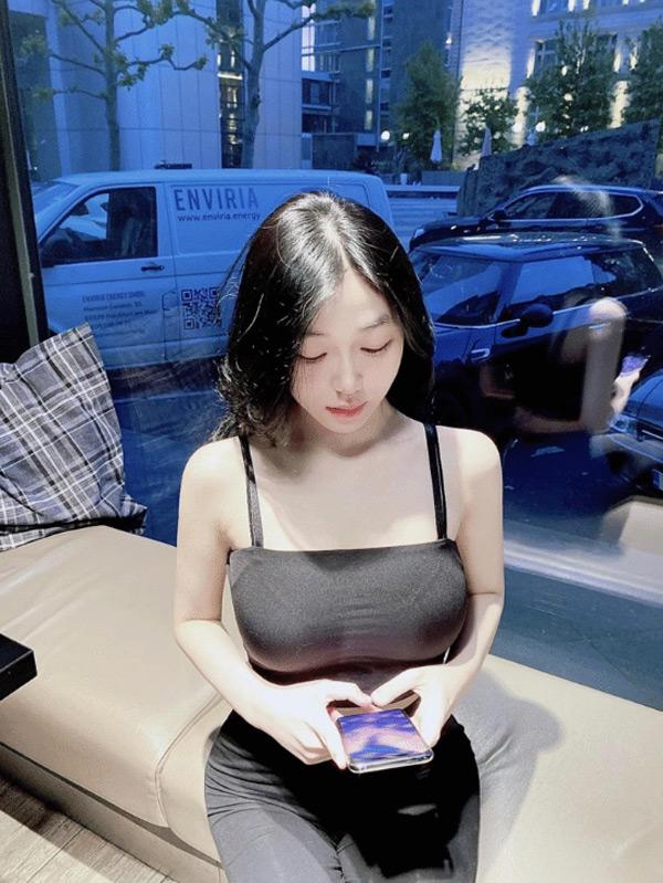 Trần Hà Linh Từ Hoa Khôi Ams Đến Hot Tiktoker Thị Phi