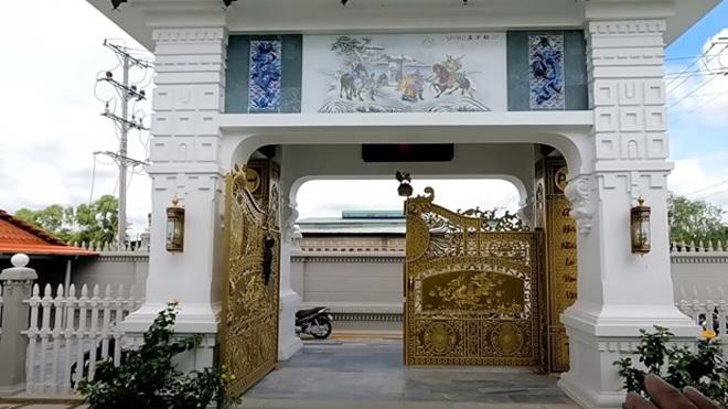 Choáng ngợp căn biệt phủ của đại gia nổi tiếng nhất nhì Long An, ít ai được vào trong