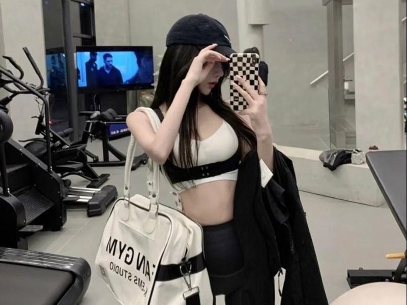 31+ ảnh gái xinh tập gym khoe body chuẩn lộ hàng quyến rũ